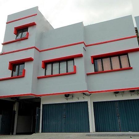 Super Oyo 1678 Jati Exclusive Homestay Bengkulu Exterior foto